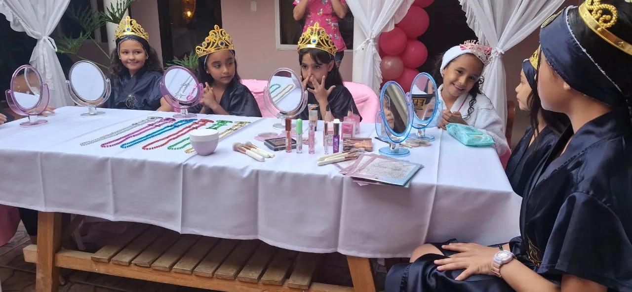Mini Divas