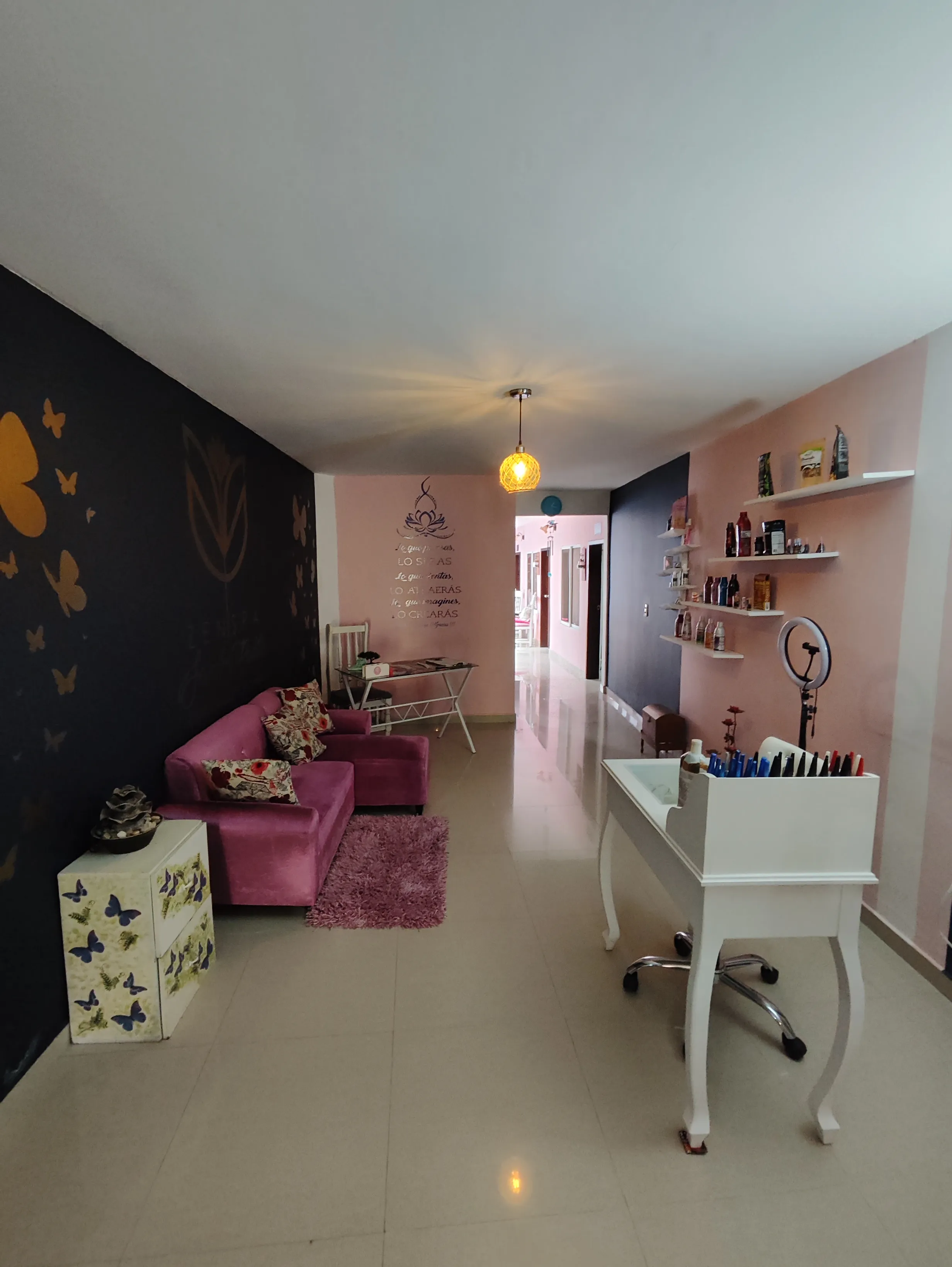 Cabina de tratamientos faciales en Zen Spa Bienestar Roldanillo — tecnología dermoestética